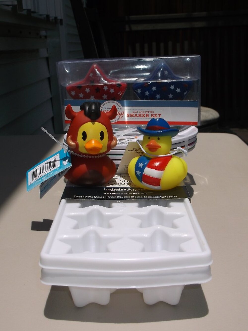 TX Party Bundle – Plates, Star Ice Trays, Salt & Pepper Set, Duck & Disney Pumba